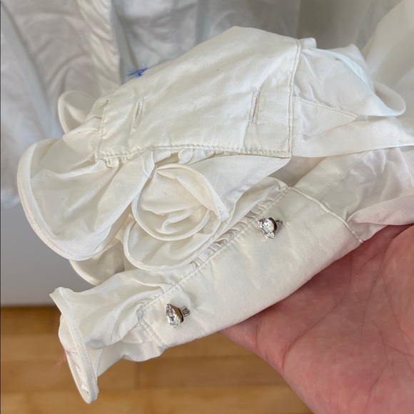 Perry Ellis White Ruffle Button-Up Blouse with Ruffle Cuffs. Vintage - Picture 5 of 10